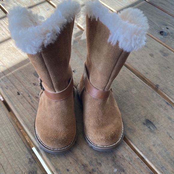 Size 8 - Picture 3 of 5